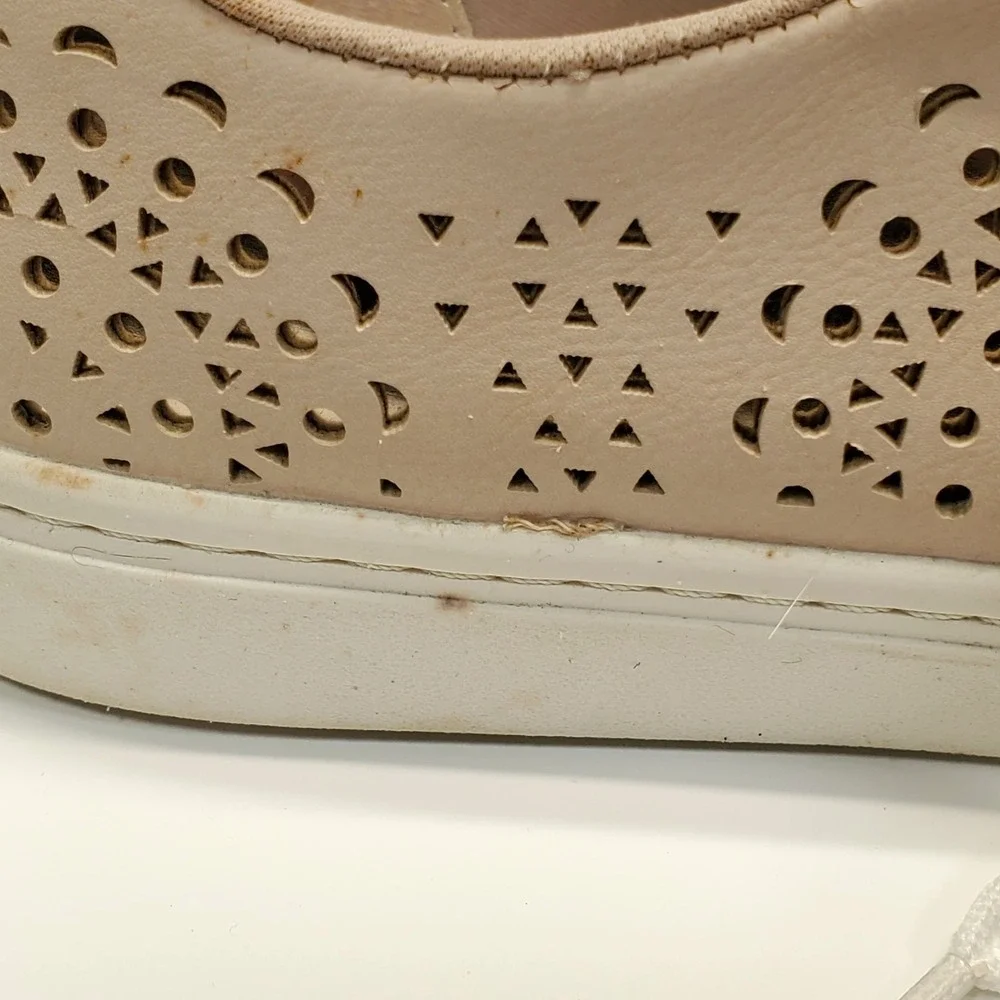 Liz Claiborne Winslow Sneakers Size 8.5M Blush Pink Pierced Design Lace Up